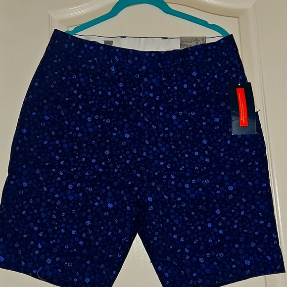 Old Navy Men's Shorts Size 31 NWT - Picture 1 of 6